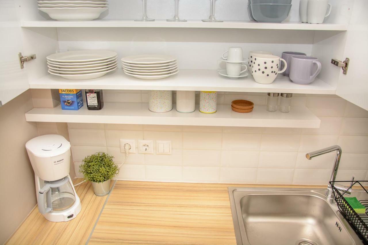Fully Renovated And Relaxing Apartment أثينا المظهر الخارجي الصورة
