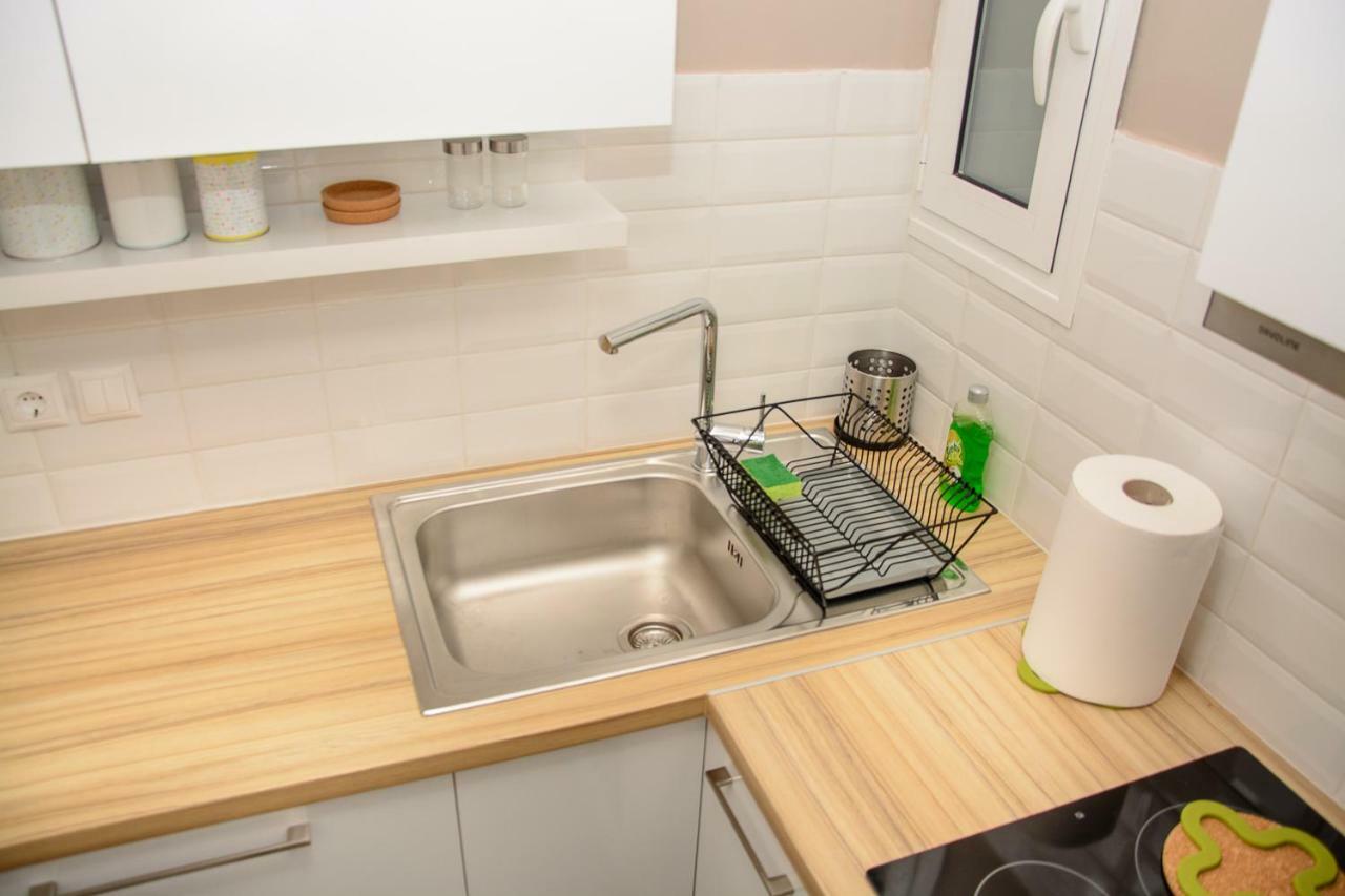 Fully Renovated And Relaxing Apartment أثينا المظهر الخارجي الصورة